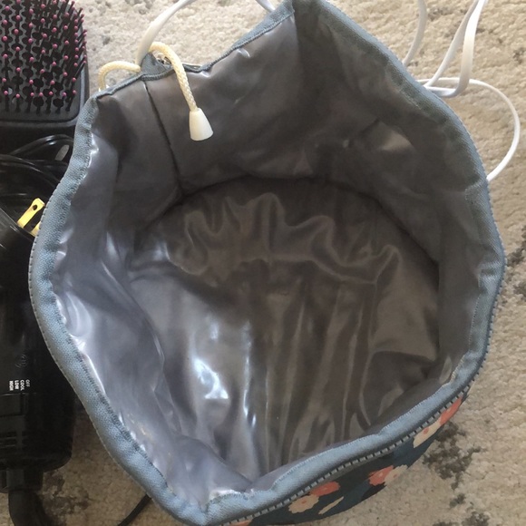 CURLER NOT INCLUDED- reduced price. revlon straightener brush and heating cap - Picture 5 of 8